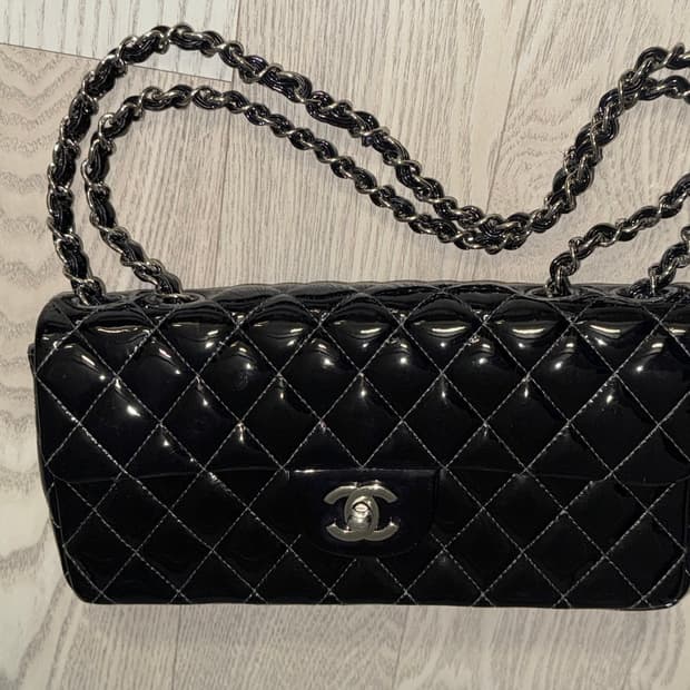 샤넬 투체인 페이던트 클래식 스몰 뉴클래식 바게트백