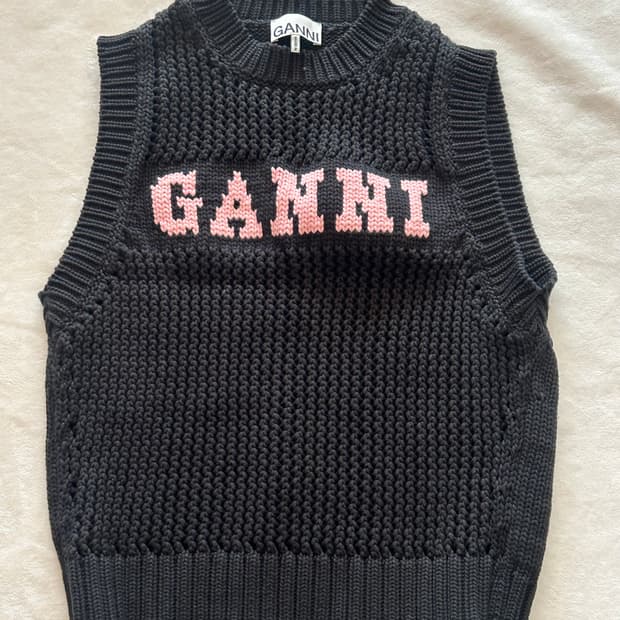 [정품] GANNI 가니 블랙 니트 베스트