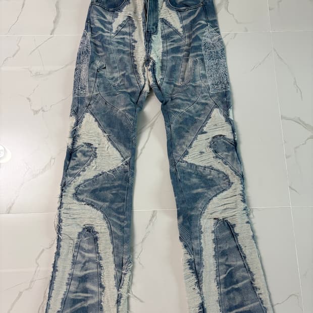 WHO DECIDES WAR 디스진