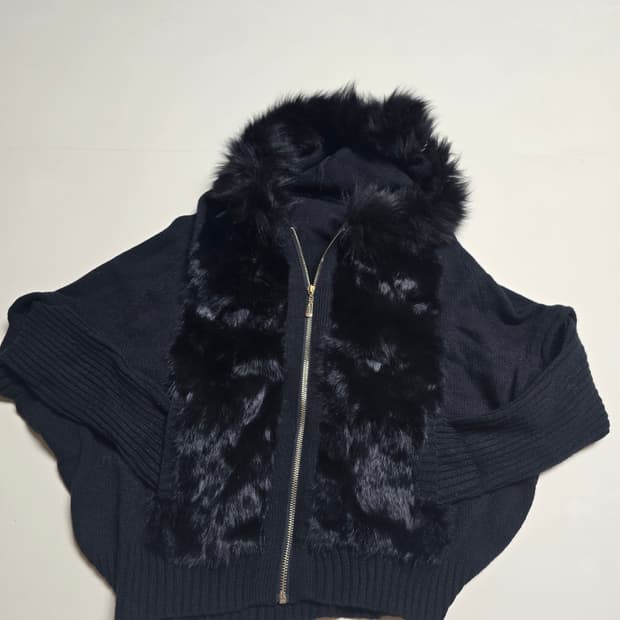 블랙 래빗퍼 니트 집업 (프리사이즈)