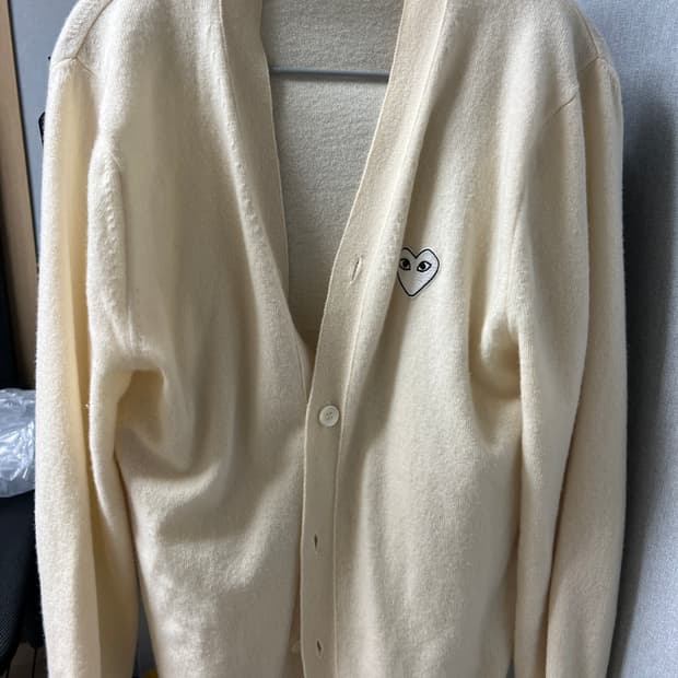 꼼데가르송 아이보리 L사이즈 가디건  화이트 와펜