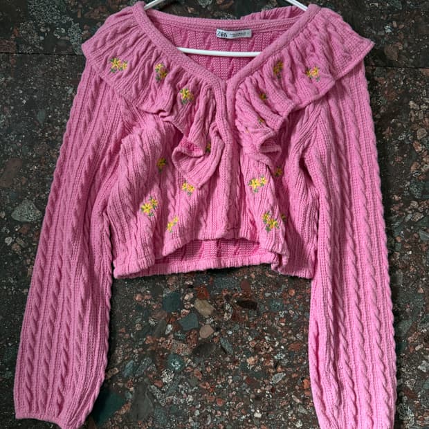 자라 핑크 꽃자수 크롭 가디건