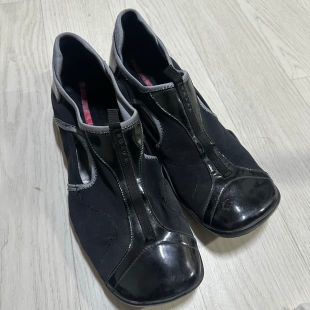 프라다스포츠 슬립온