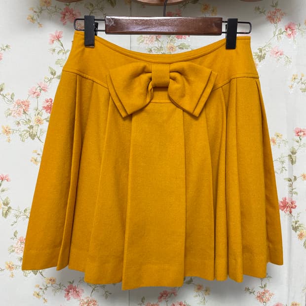 머스타드 리본 플리츠 스커트