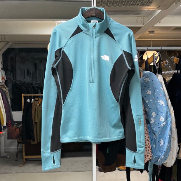 노스페이스 핑거홀 하프집업 롱슬리브