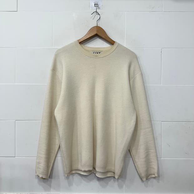 쿠어 라운드 니트