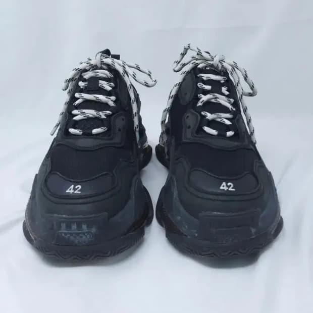 발렌시아가 트리플 블랙 스니커즈 275