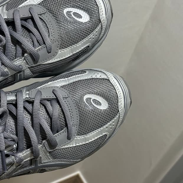 아식스 조그 100 S 카본 그레이 운동화