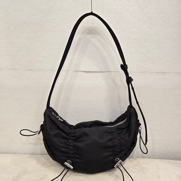자라 ZARA 블랙 셔링 숄더백/호보백