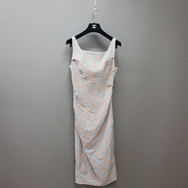 한섬 타임 2022 체크 패턴 슬리브리스 롱 원피스 82-94-160