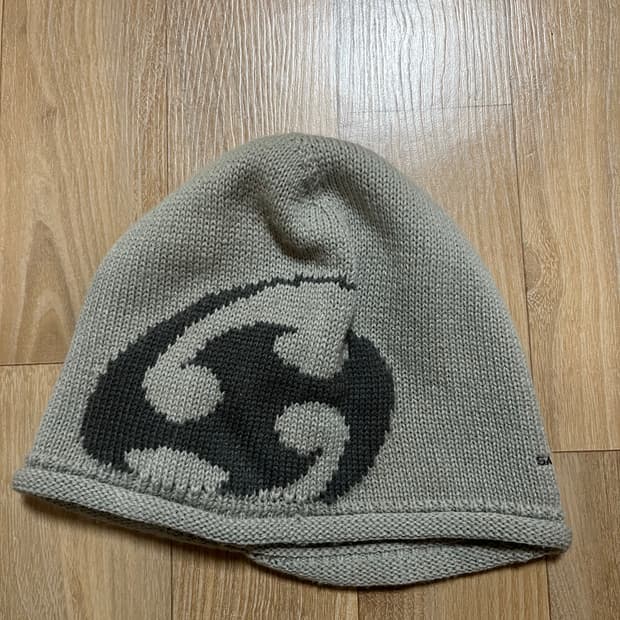 산산기 비니 웜그레이