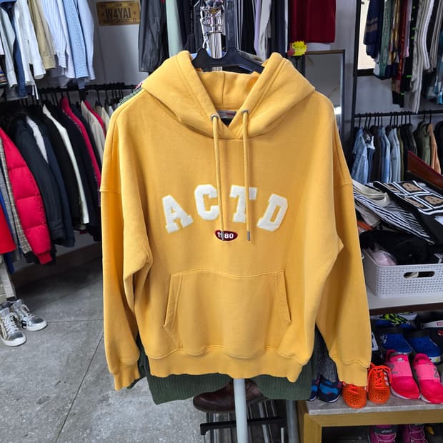 스파오 노란색 후드티 (1389)