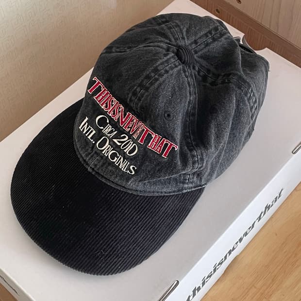 디스이즈네버댓 블랙 코듀로이 캠프캡