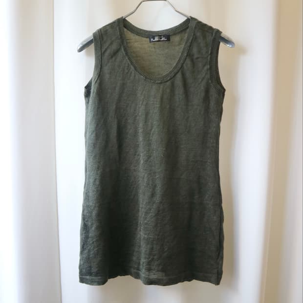 Issey Miyake permanete sleeveless