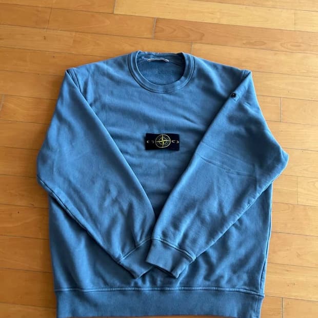 스톤아일랜드 맨투맨 M size