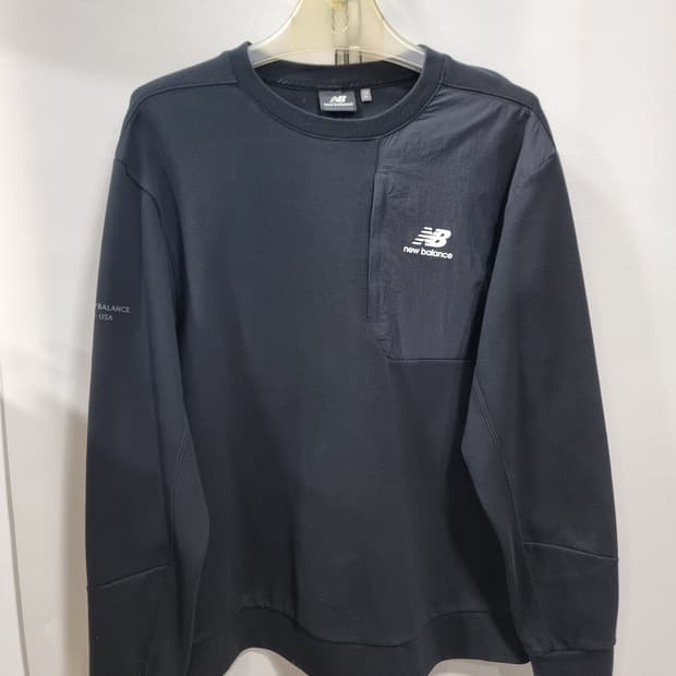 뉴발란스 규션지 우븐포켓 맨투맨 (D66