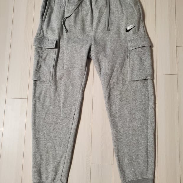 나이키 그레이 카고 조거 기모 팬츠 사이즈M

오염 하자 없이 깨끗해요^