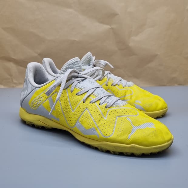 푸마 퓨처플레이 TT 풋살화220