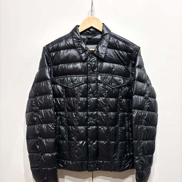 리바이스 글로시 구스 경량 패딩