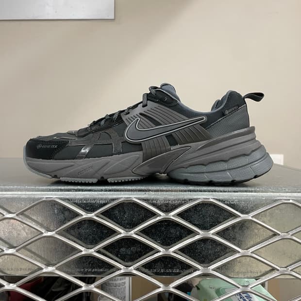 나이키 V2K 런 고어텍스 블랙 250 (gr-4337)