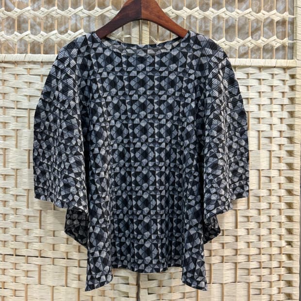 3/66 정품 플리츠플리즈 팝니다