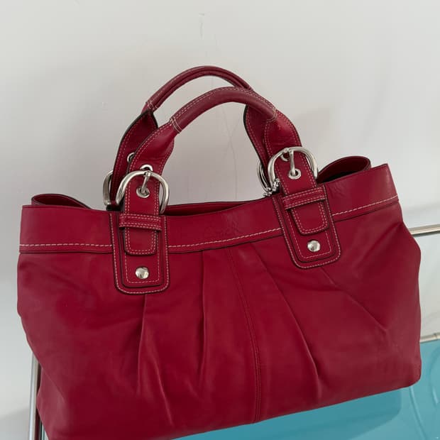 90’s Coach red shoulder bag