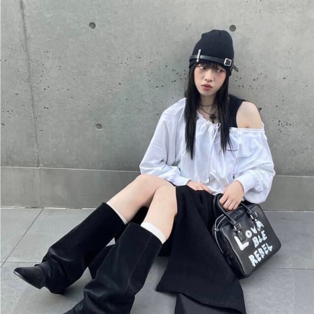 새상품) OFF SHOULDER SWEATSHIRT (WHITE)