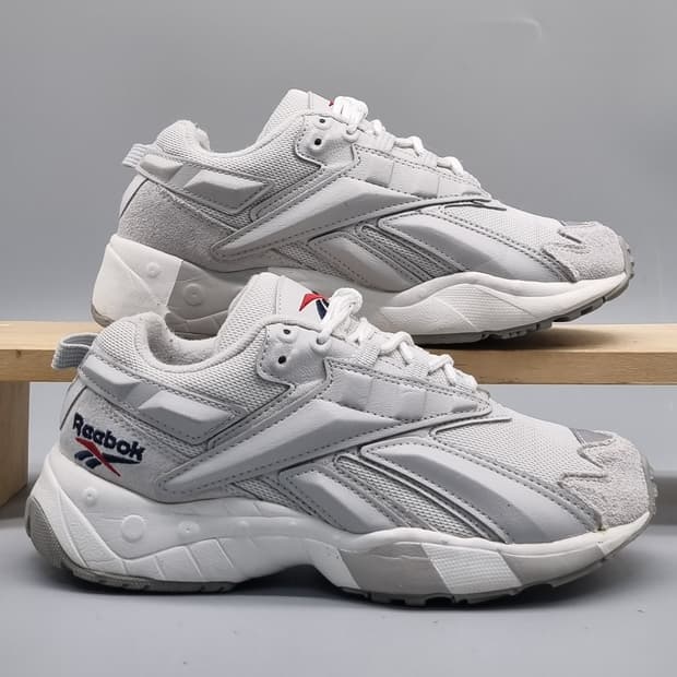 리복 인터벌96 여성운동화235 