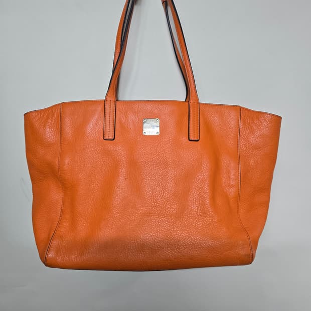 MCM 오렌지 레더 쇼퍼백