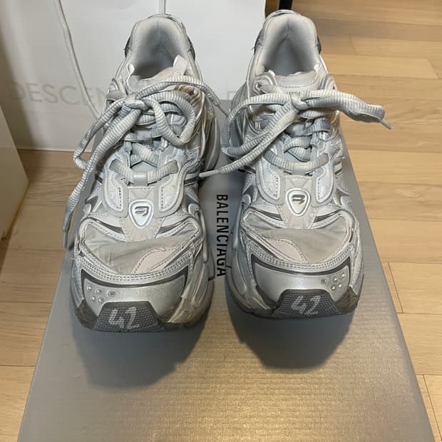 발렌시아가 러너 2.0 신상 나일론 그레이 42사이즈