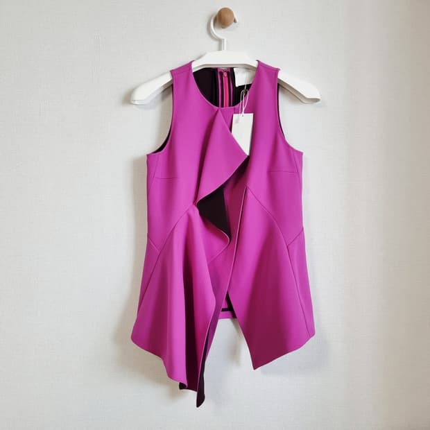 휴고보스 슬리브리스 블라우스 (55) 택달린 새상품