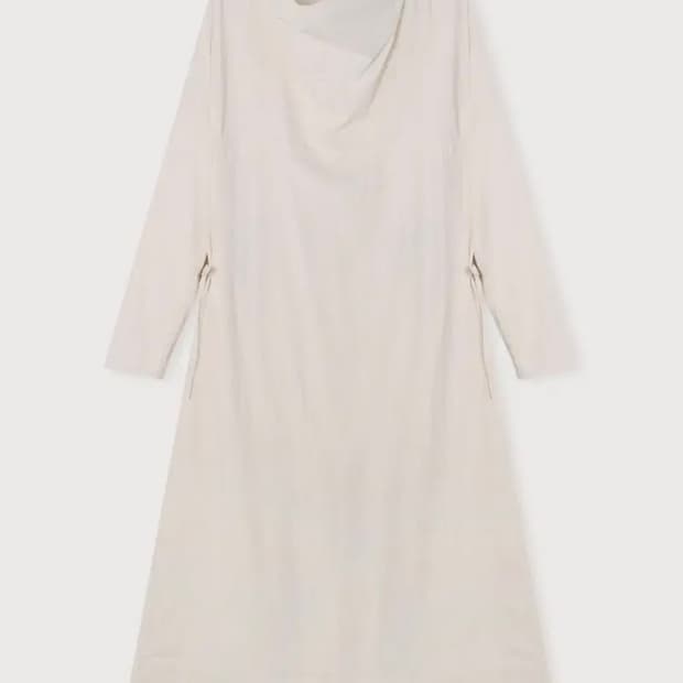 에토스 카울넥 스트랩 드레스 아이보리