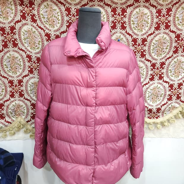 유니클로 핑크 울트라 라이트 다운

