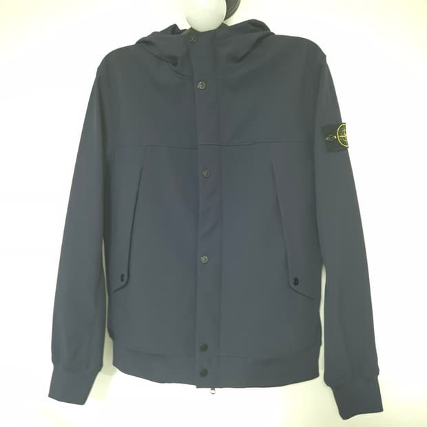 스톤아일랜드 라이트 소프트 쉘-R  폴리에스터 후드 자켓