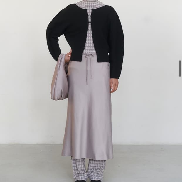 아모멘토 실키 스커트 