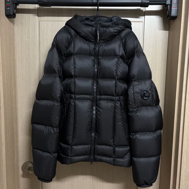 cp컴퍼니 dd쉘 블랙 패딩 48