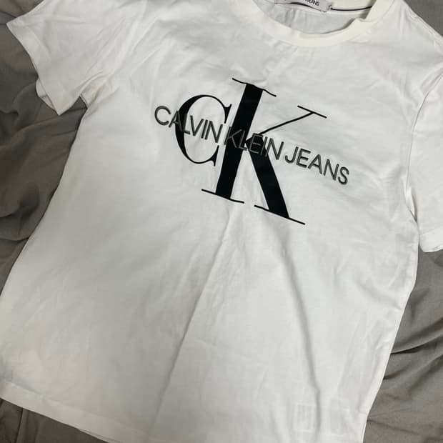 캘빈클라인 반팔