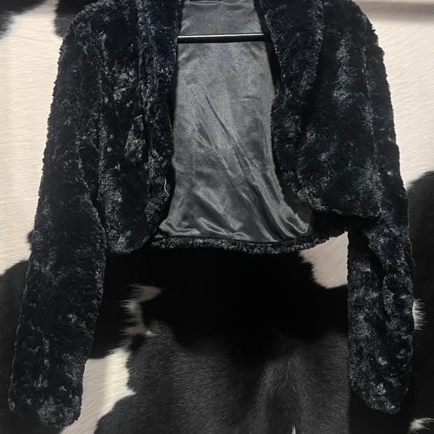 블랙 퍼 볼레로 자켓