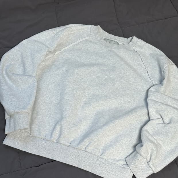 마뗑킴 에센셜 원형 로고  맨투맨