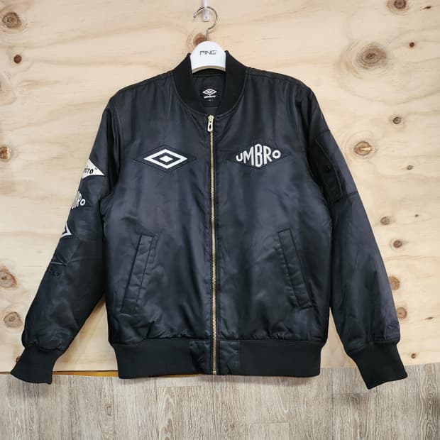 837) 엄브로 블랙 퀄팅 봄버 자켓