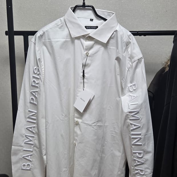 [당일배송] 발망 
BALMAIN PARIS 레터링 드레스셔츠 XL