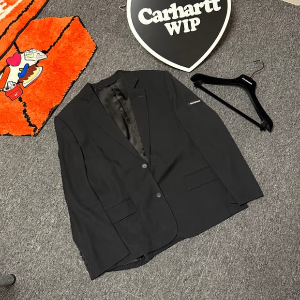 [34] 발렌시아가 워시드 로고 패치 블레이저 자켓 블랙