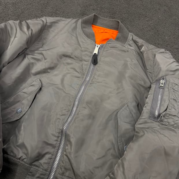 [ 정품/M ] 알파인더스트리 플라이트 ma-1  항공점퍼