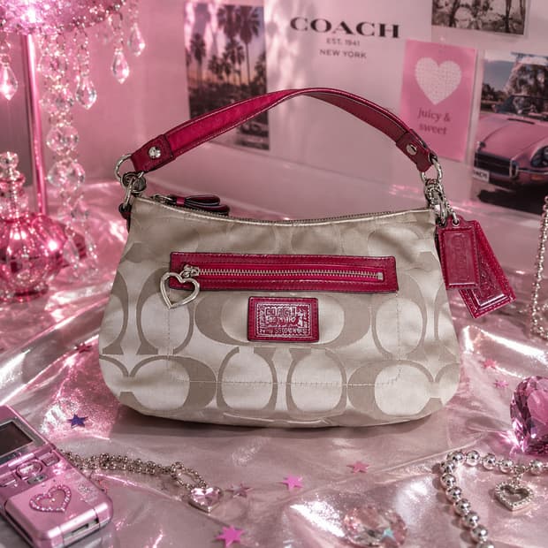 러블리🍒//COACH 코치 데이지 새틴 하트로고 미니백 y2k