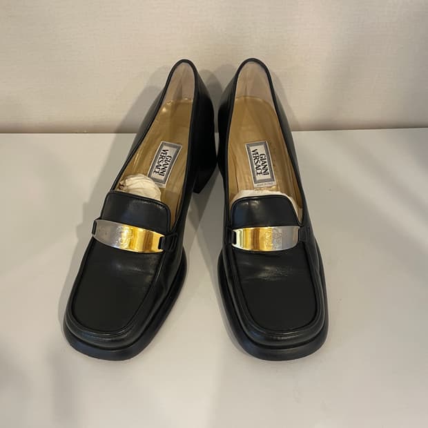 베르사체 블랙 펌프스 37