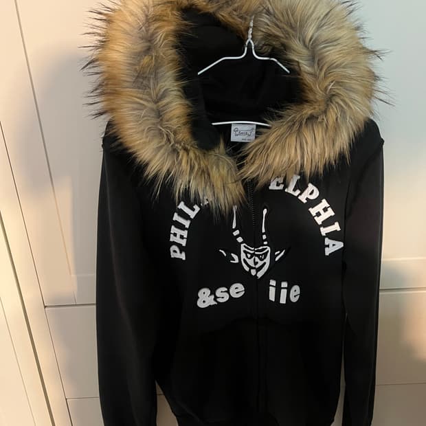 세이에 홍주 후드집업