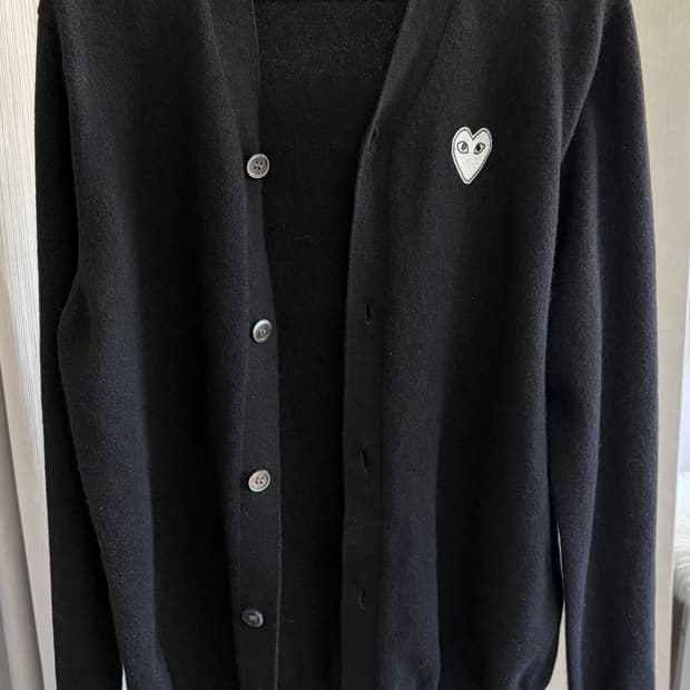 정품)꼼데가르송 플레이 블랙 가디건 XL