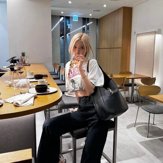 R13 로제 착용 제인 진 바지