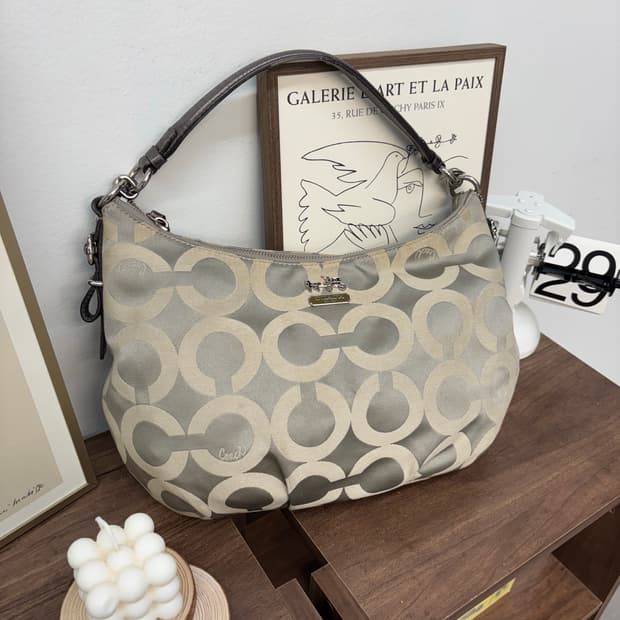 Coach vintage gray shoulder bag