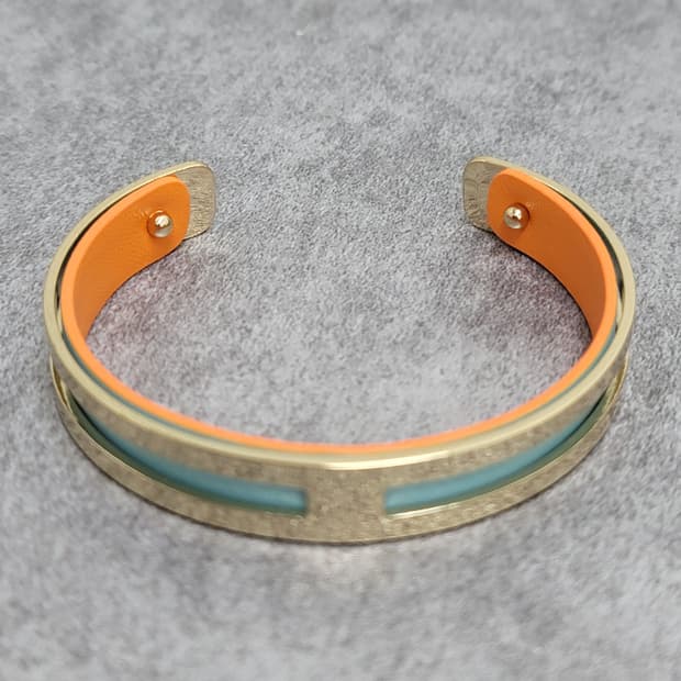 bangle bracelet